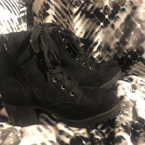 Black boots size 6